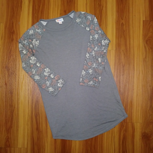 LuLaRoe Tops - 😈 3/$15 LuLaRoe Gray Rose Randy Top